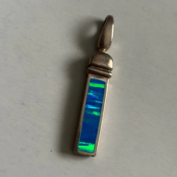 Vintage blue fire opal pendant - Picture 7 of 13